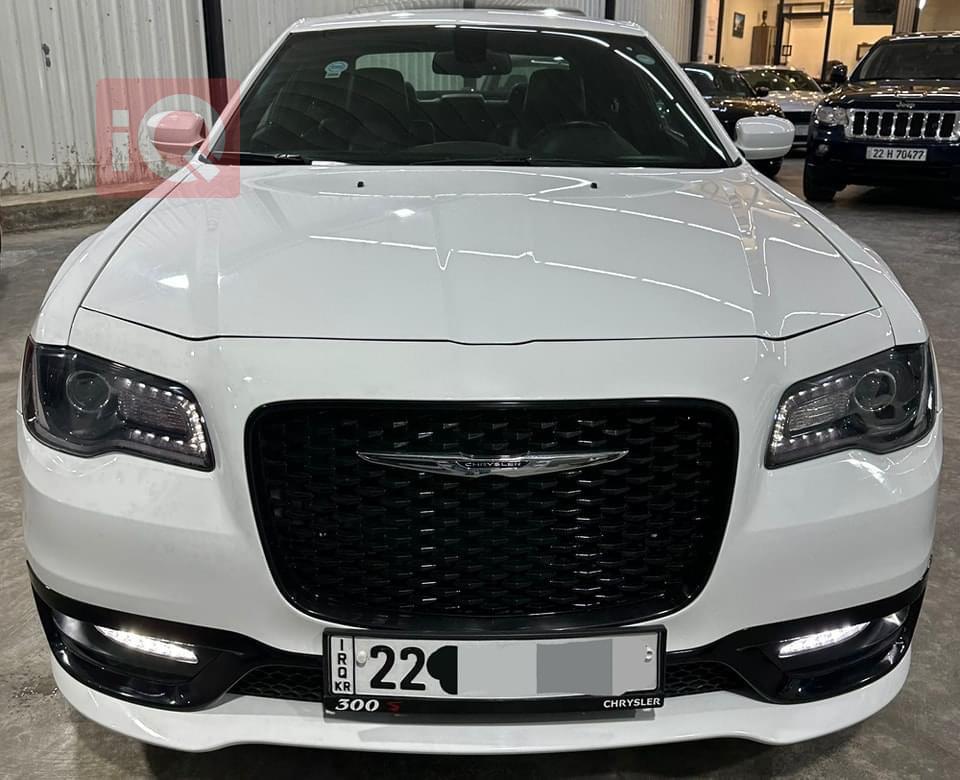 کرایسلەر 300